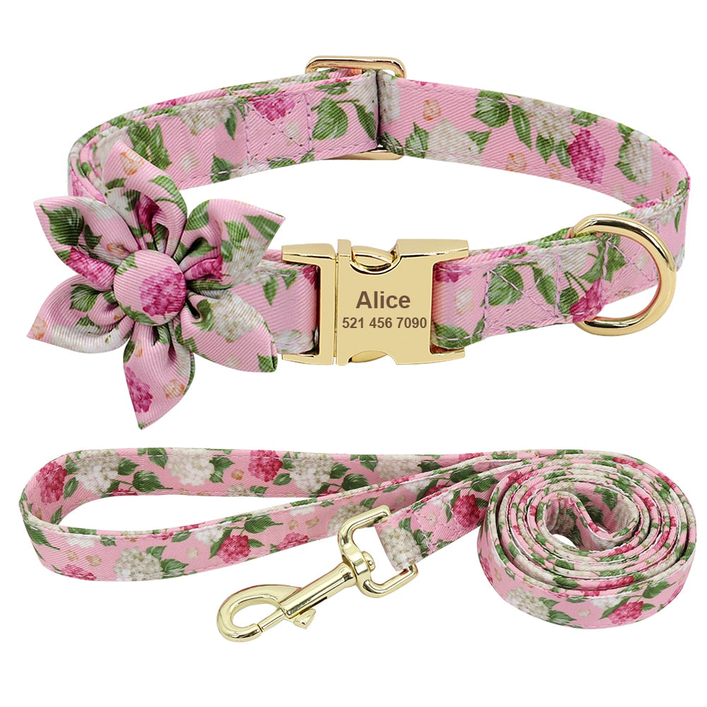 Collier personnalisé chien nylon fleuri plaque dorée