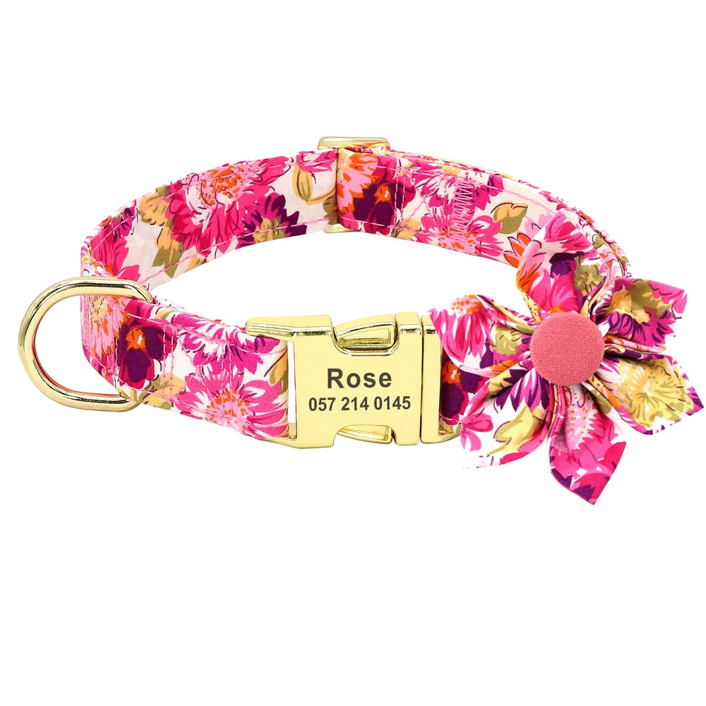 Collier pour chien rose et blanc en nylon fleuri avec boucle dorée