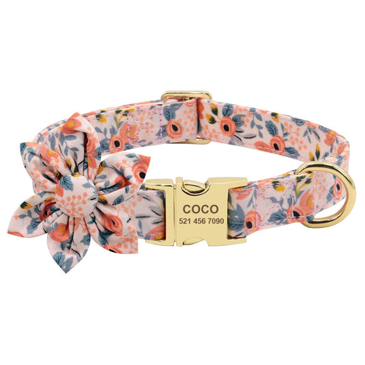 Collier pour chien orange avec fleur décorative et plaque dorée personnalisable