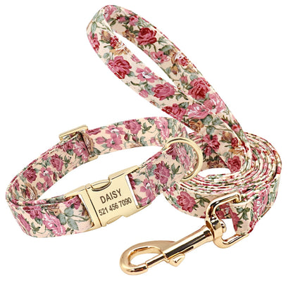 Laisse et collier pour chien beige à fleurs avec boucle dorée