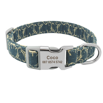 Collier pour chien bleu avec détail doré et boucle métal gravée